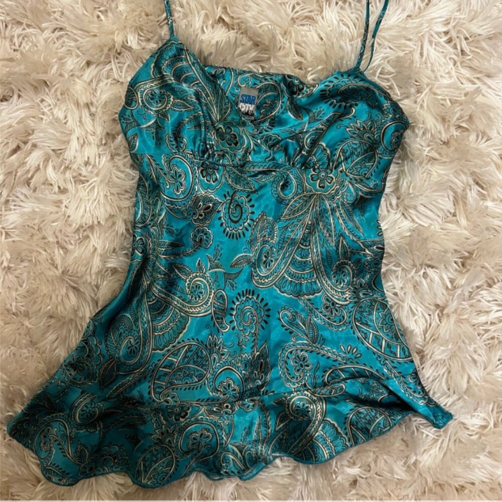 Y2K city star tank top & urban outfitters dresses!